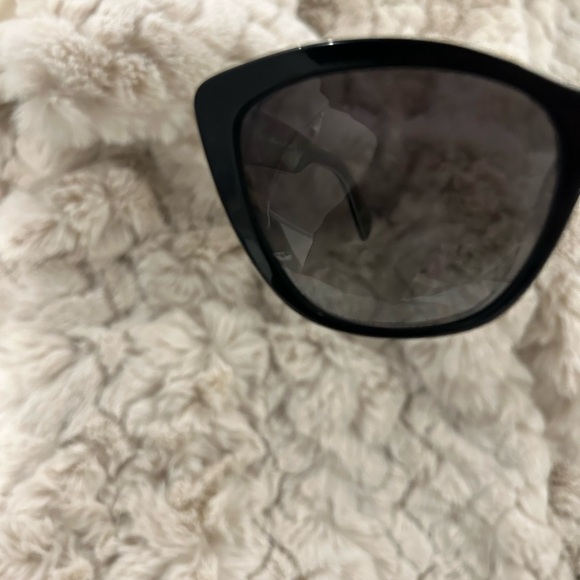 Dolce and Gabbana polarized glasses - Picture 9 of 10